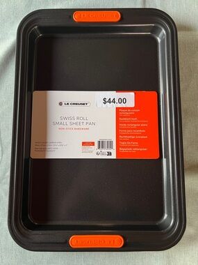 Le Creuset Swiss Roll Small Sheet Pan
